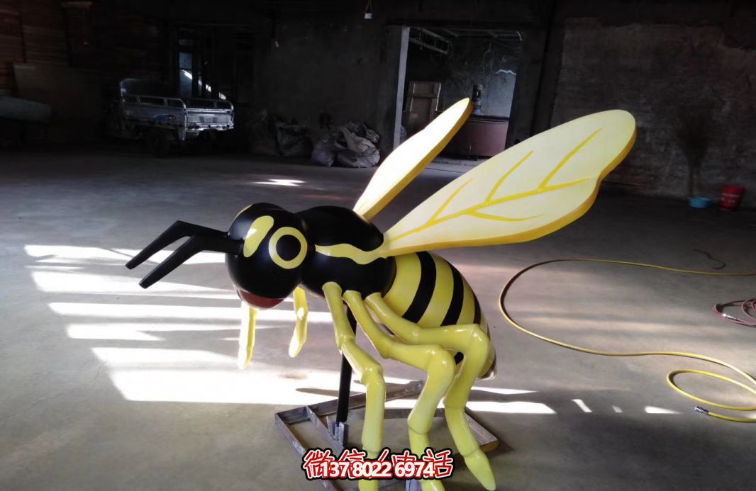 黄色蜜蜂玻璃钢雕塑