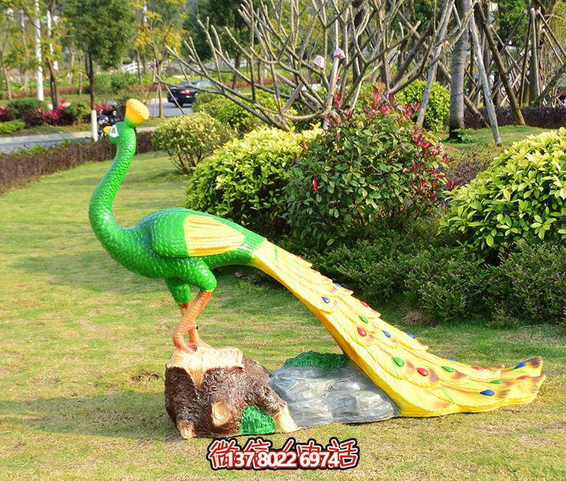 玻璃钢彩绘孔雀雕塑——给公园里散步的人带来优雅艺术氛围 玻璃钢彩绘孔雀雕塑——给公园里散步的人带来优雅艺术氛围