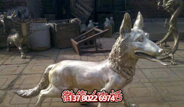 时尚不锈钢行走狼狗雕塑，为公园景区增添创意