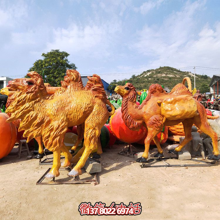 玻璃钢骆驼雕塑，高端喷漆装饰公园街道