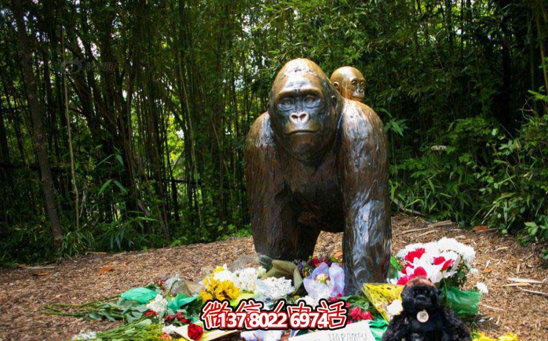 户外园林不锈钢仿铜背着猴子的猩猩雕塑