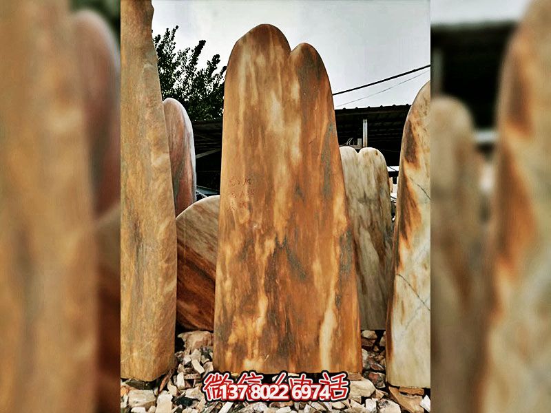 村口摆放黄蜡景观石雕塑 村口摆放黄蜡景观石雕塑
